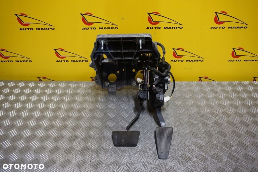 DODGE RAM 2500 3500 2019 - Pedał Gaz Hamulec Komplet USA - 2