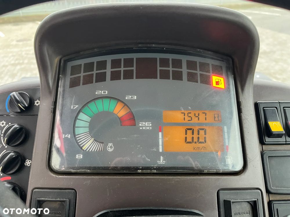 Renault Ares 710 RZ - 16