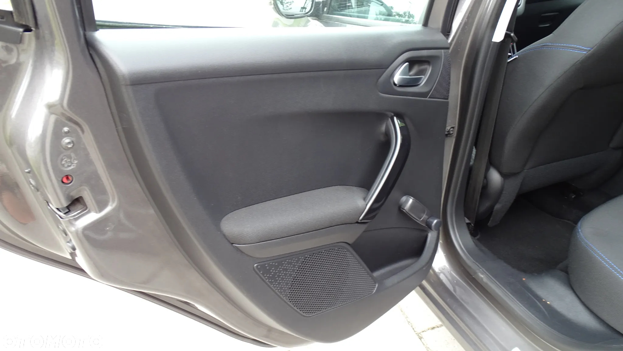 Peugeot 208 PureTech 82 Stop & Start Signature - 21