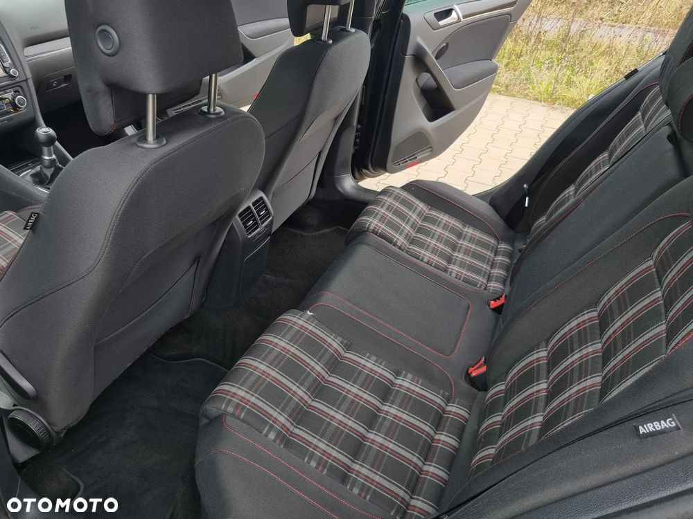 Volkswagen Golf 2.0 GTI - 29