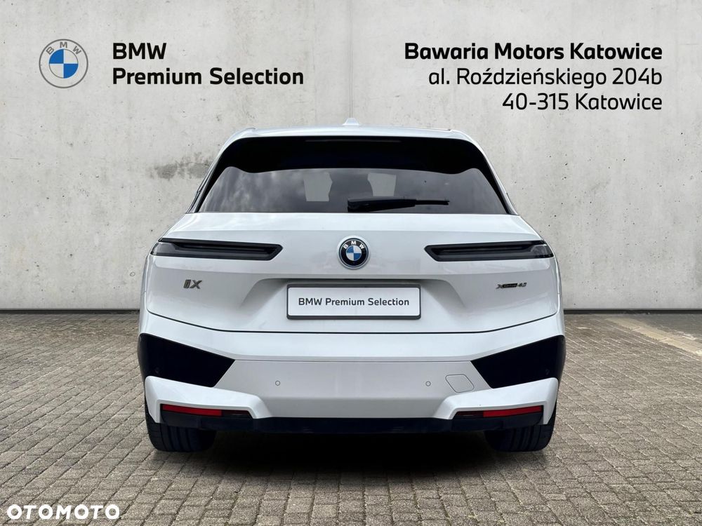 BMW iX - 11