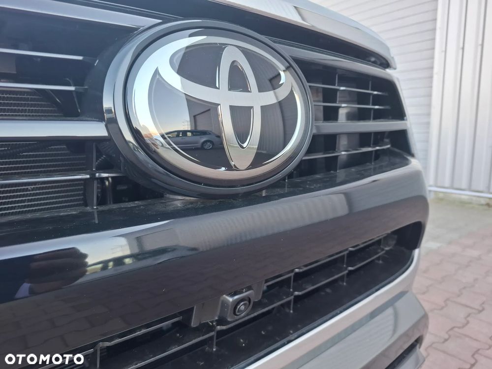 Toyota Hilux 2.8 D-4D mHEV Double Cab Executive 4x4 - 8