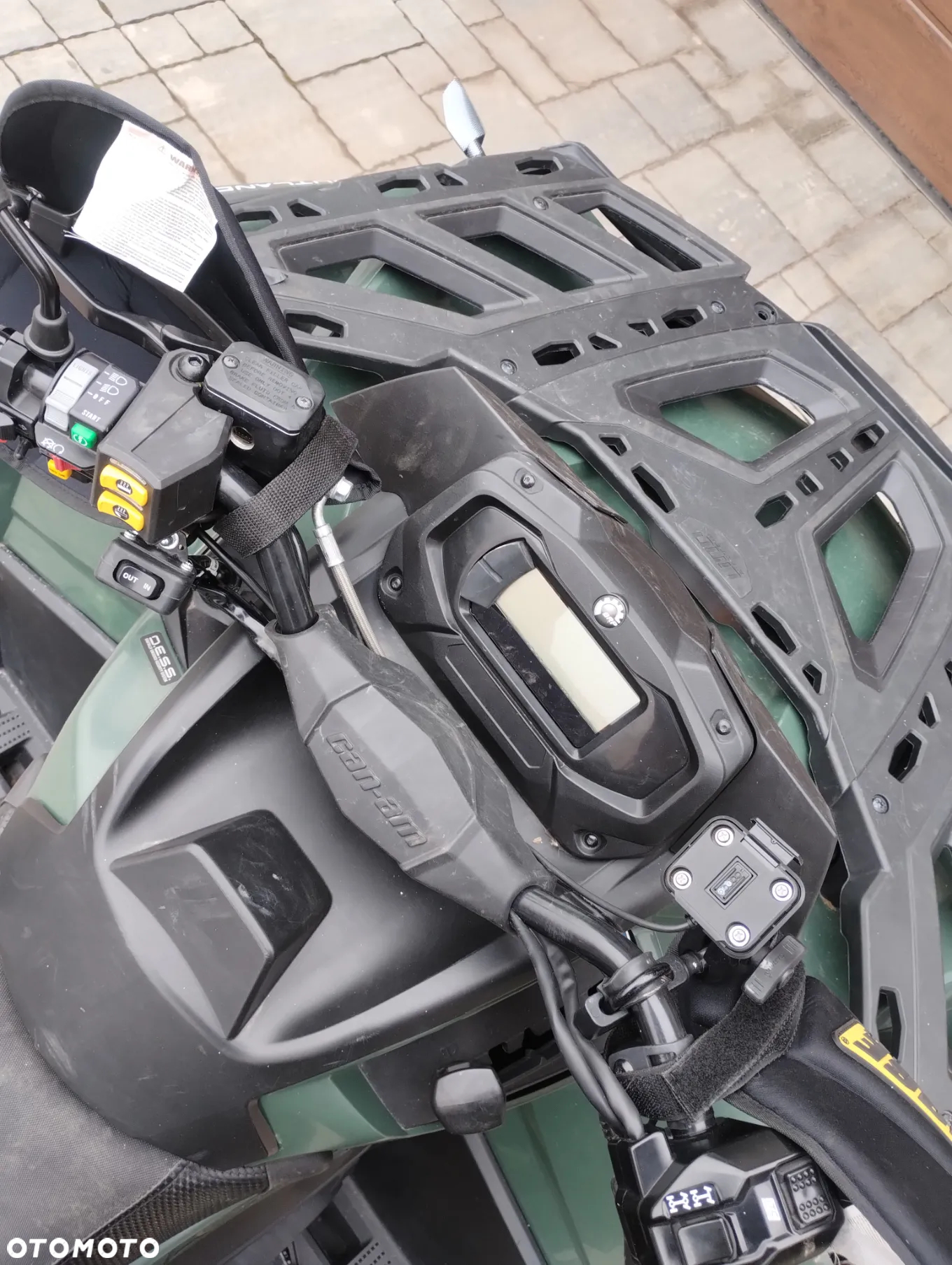 Can-Am Outlander - 10