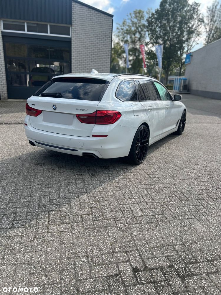 BMW Seria 5 540d xDrive Sport Line sport - 4