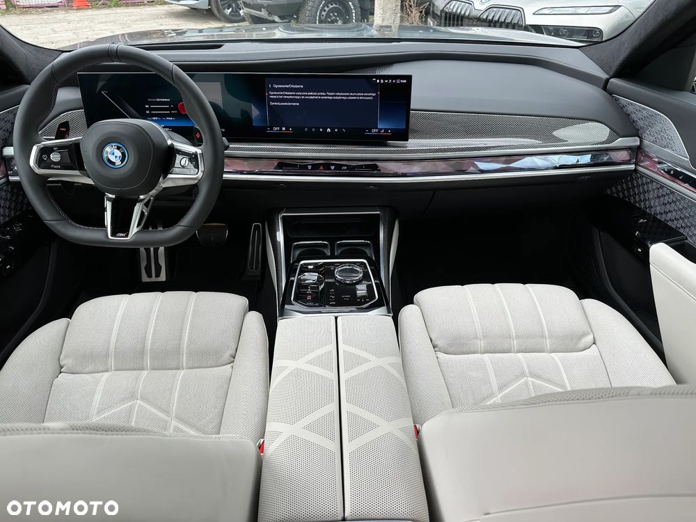 BMW Seria 7 M760e PHEV xDrive Individual Edition sport - 8