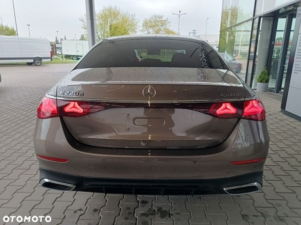 Mercedes-Benz Klasa E - 9