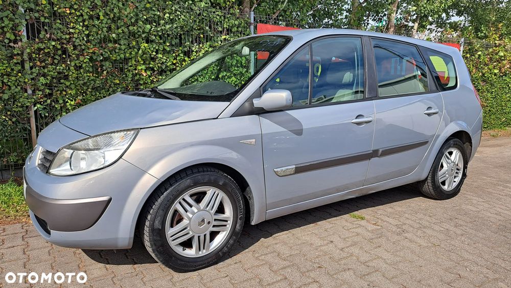 Renault Grand Scenic - 18