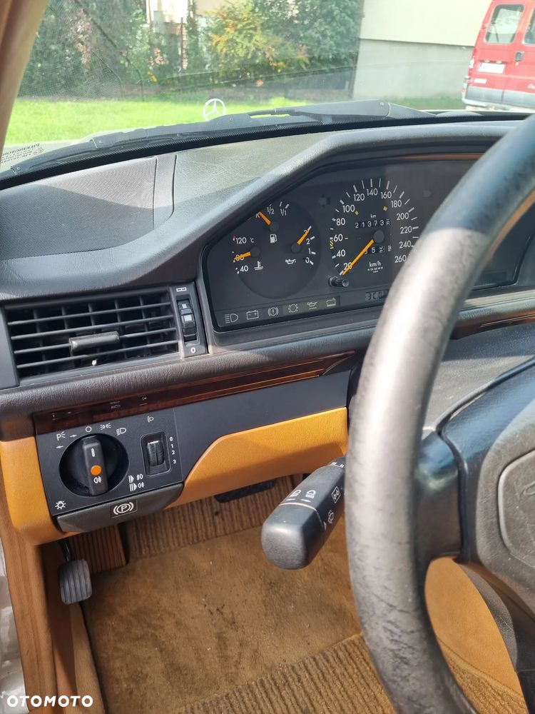 Mercedes-Benz Klasa E 320 - 15