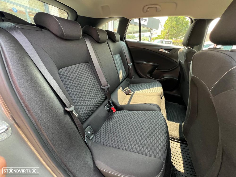Opel Astra 1.5 D Business Edition S/S - 10