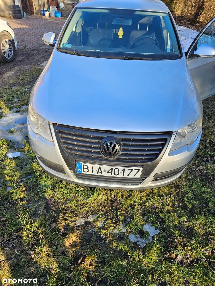 Volkswagen Passat - 4