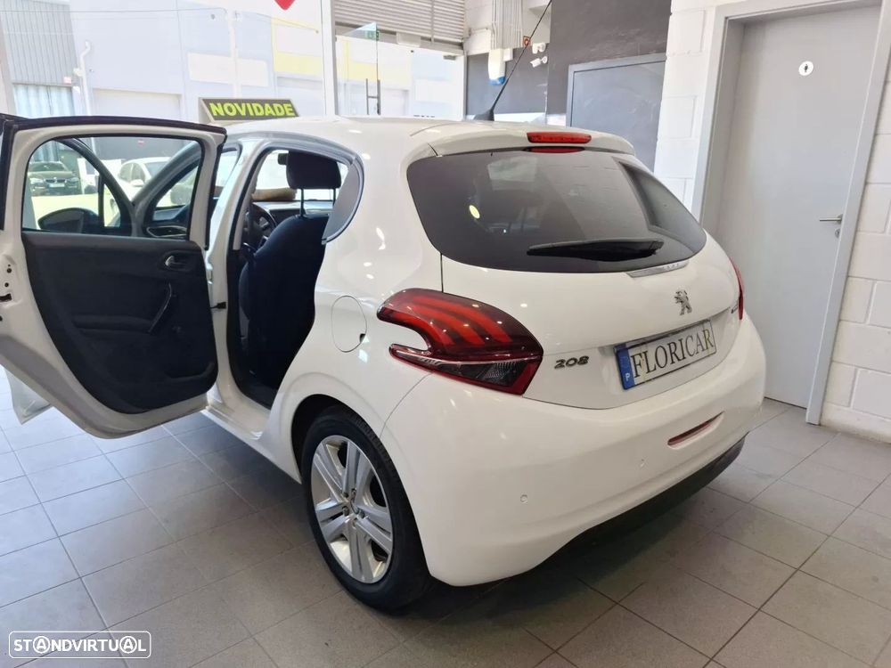 Peugeot 208 1.2 VTi SE Style - 9