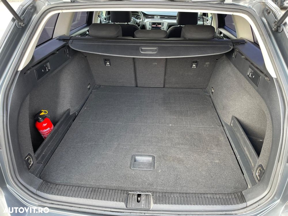 Volkswagen Passat - 26