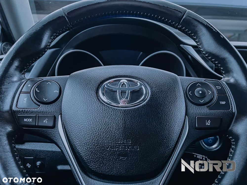 Toyota Auris 1.8 HSD Prestige - 28