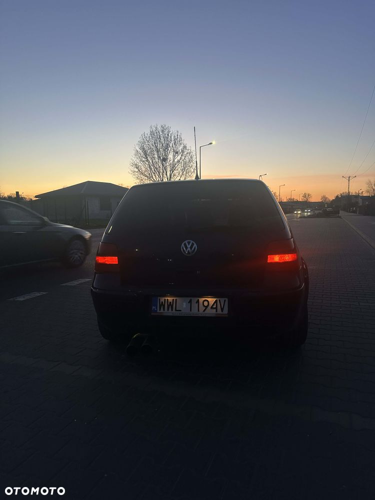 Volkswagen Golf - 6