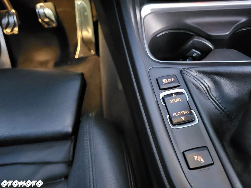 BMW Seria 3 318d M Sport EU6 - 15