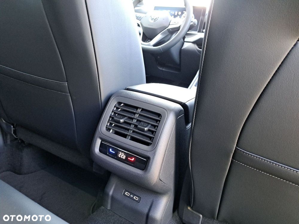 Volkswagen T-Roc - 23