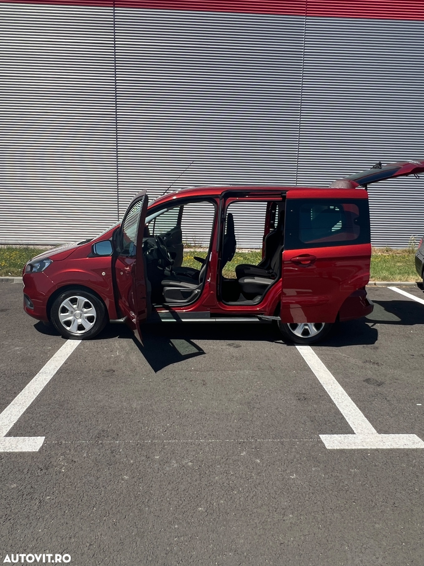Ford Tourneo Courier 1.5 TDCi S&S Titanium - 15