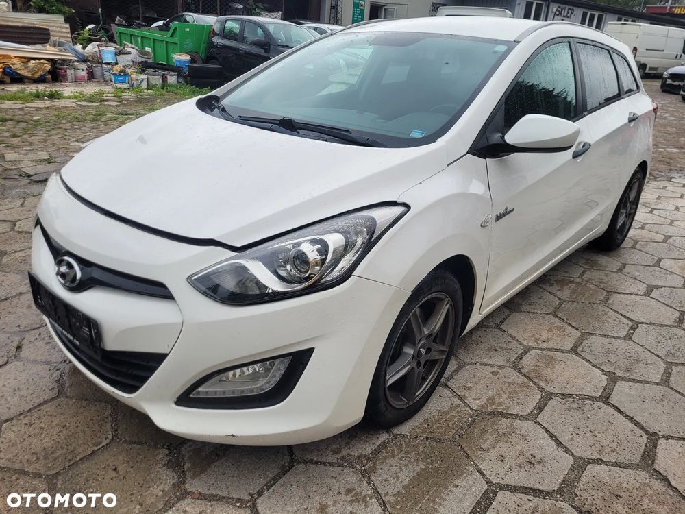 Hyundai i30 blue 1.6 CRDi YES Gold - 1