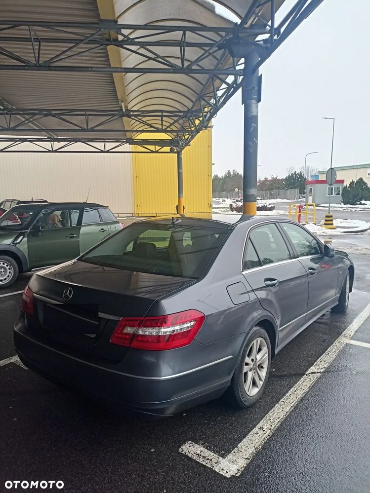 Mercedes-Benz Klasa E 200 CDI DPF BlueEFFICIENCY Automatik Avantgarde - 2