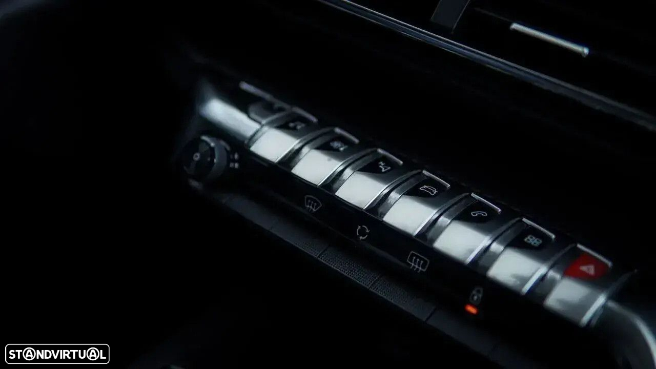 Peugeot 3008 1.6 Hybrid Allure Pack e-EAT8 - 44