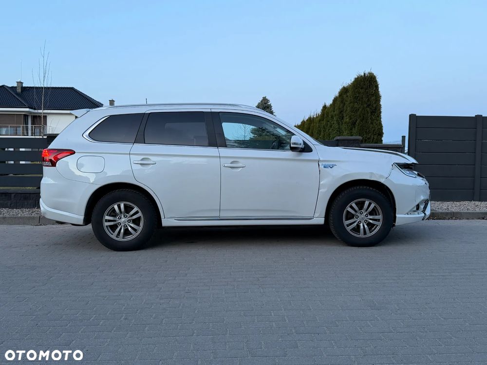 Mitsubishi Outlander Intense + - 7