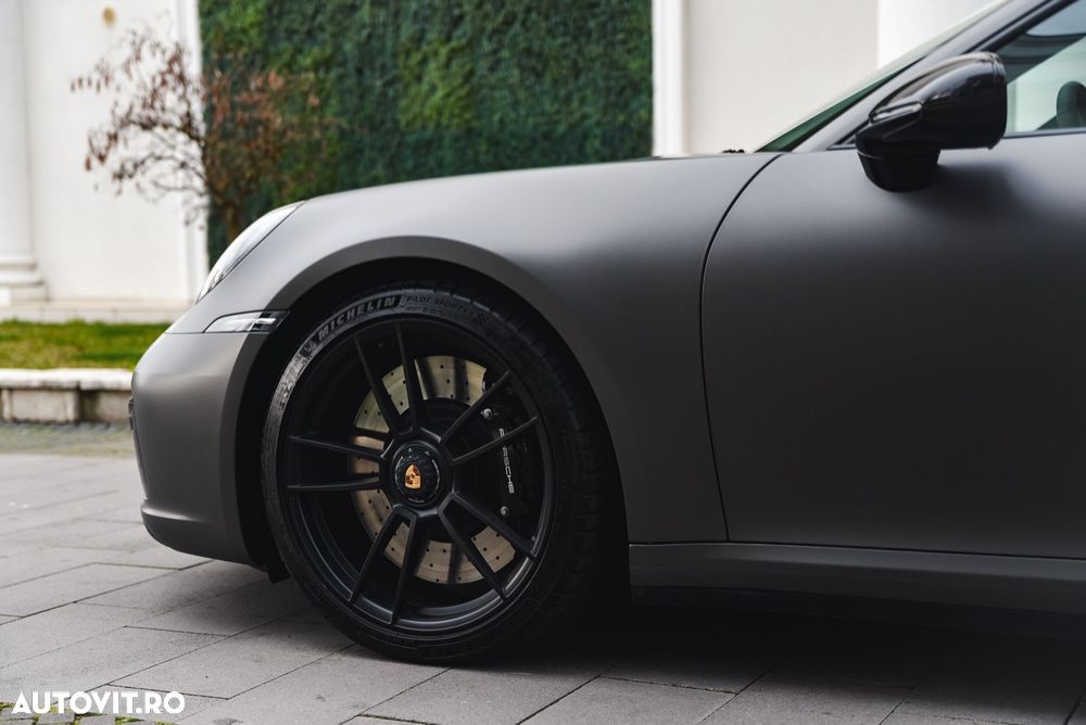 Porsche Carrera GT - 5