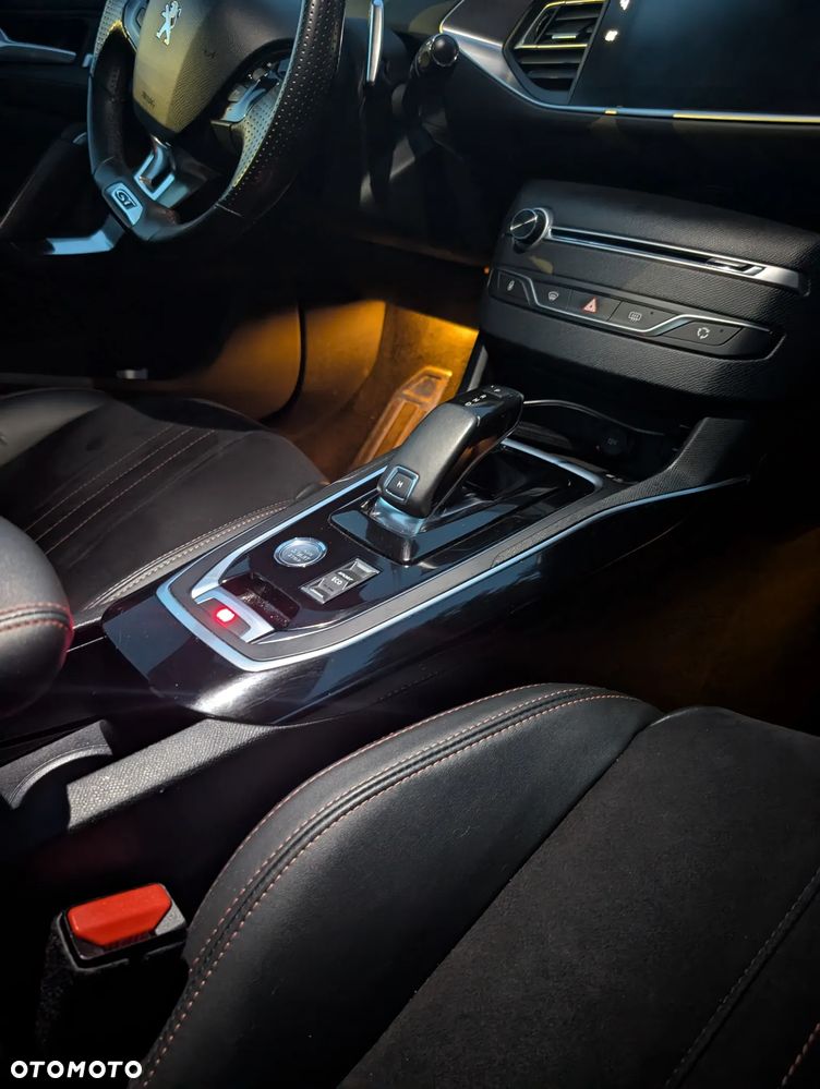 Peugeot 308 2.0 BlueHDi GT S&S EAT8 - 18