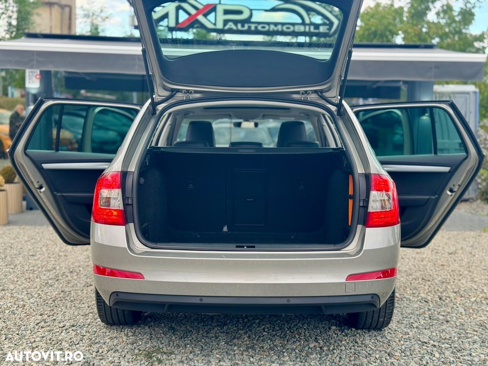 Skoda Octavia 1.6 TDI DSG Style - 17