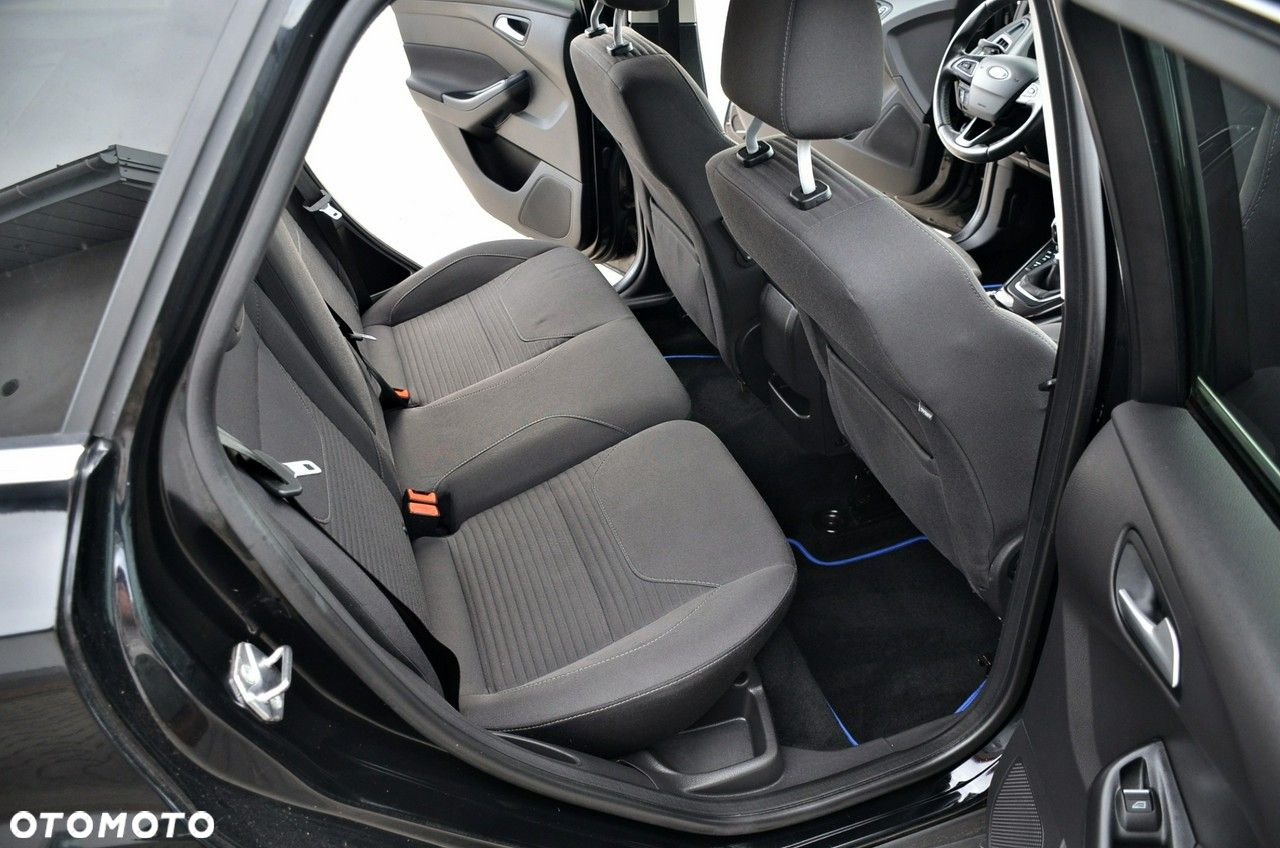 Ford Focus - 23