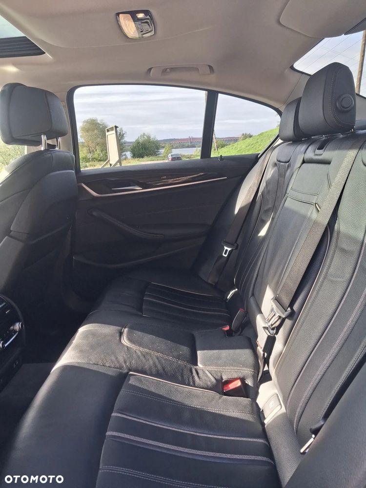 BMW Seria 5 530e iPerformance Luxury Line - 12