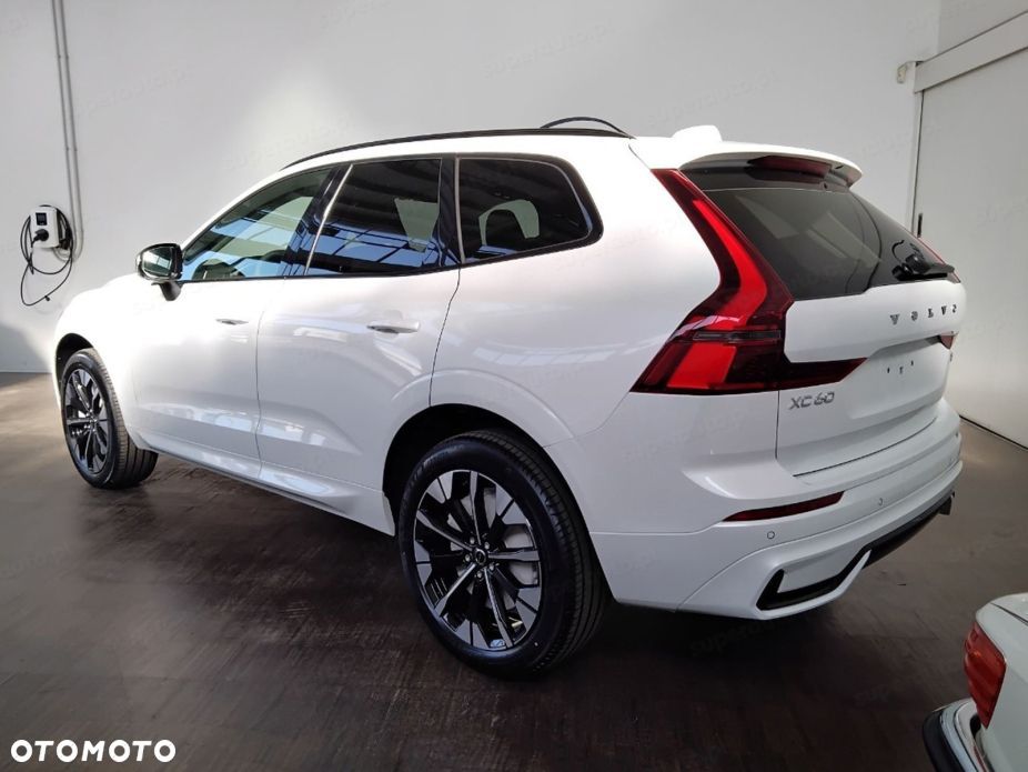 Volvo XC 60 B5 B AWD Plus Dark - 5