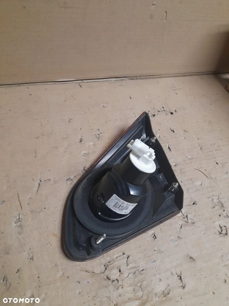 nissan qashqai 06-10 lewa tylna tył lewy lampa klapy bagażnika - 4