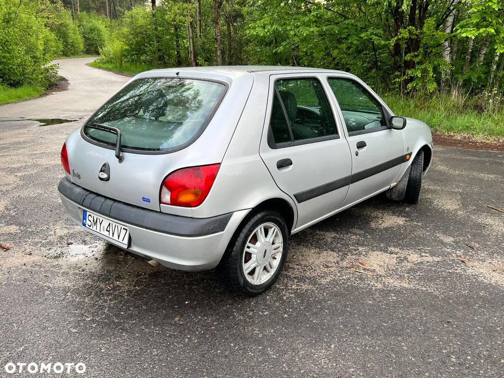Ford Fiesta 1.3 Ghia - 7