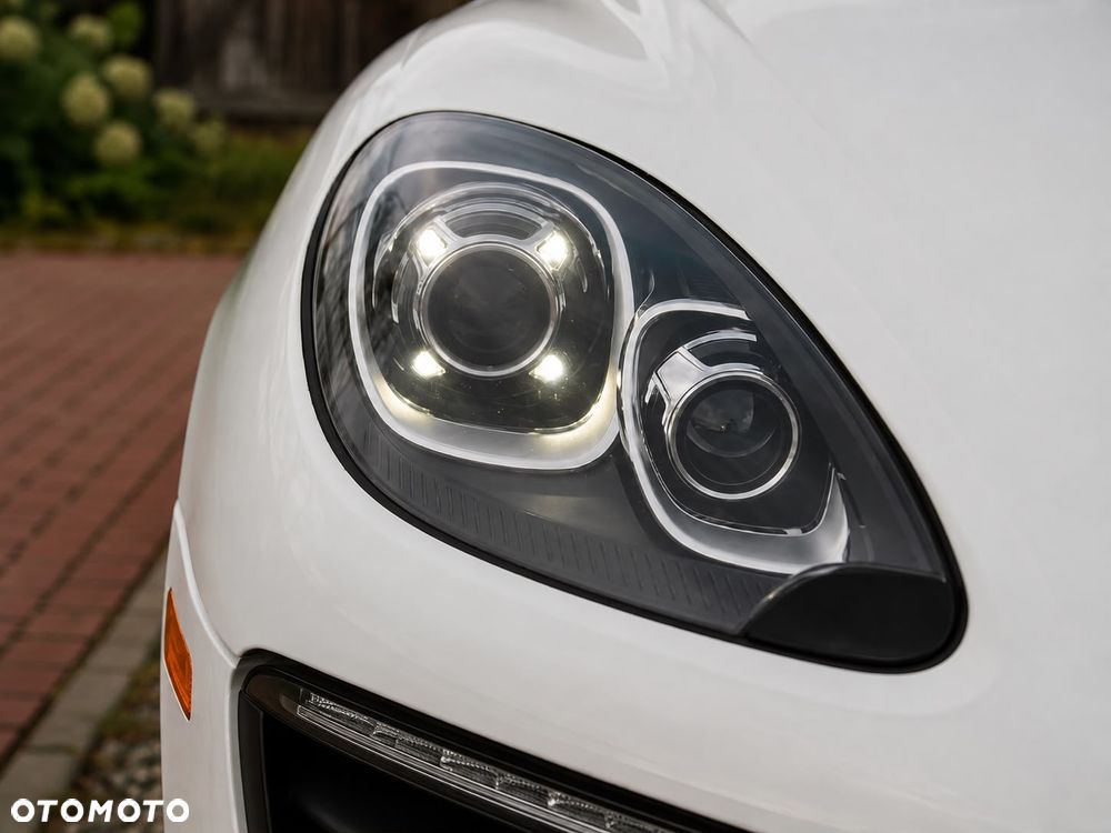 Porsche Macan Standard - 28