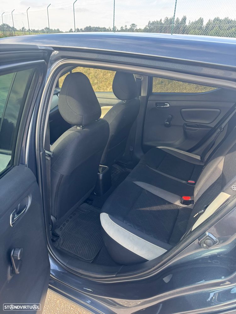 Nissan Micra 1.0 Visia Plus - 6