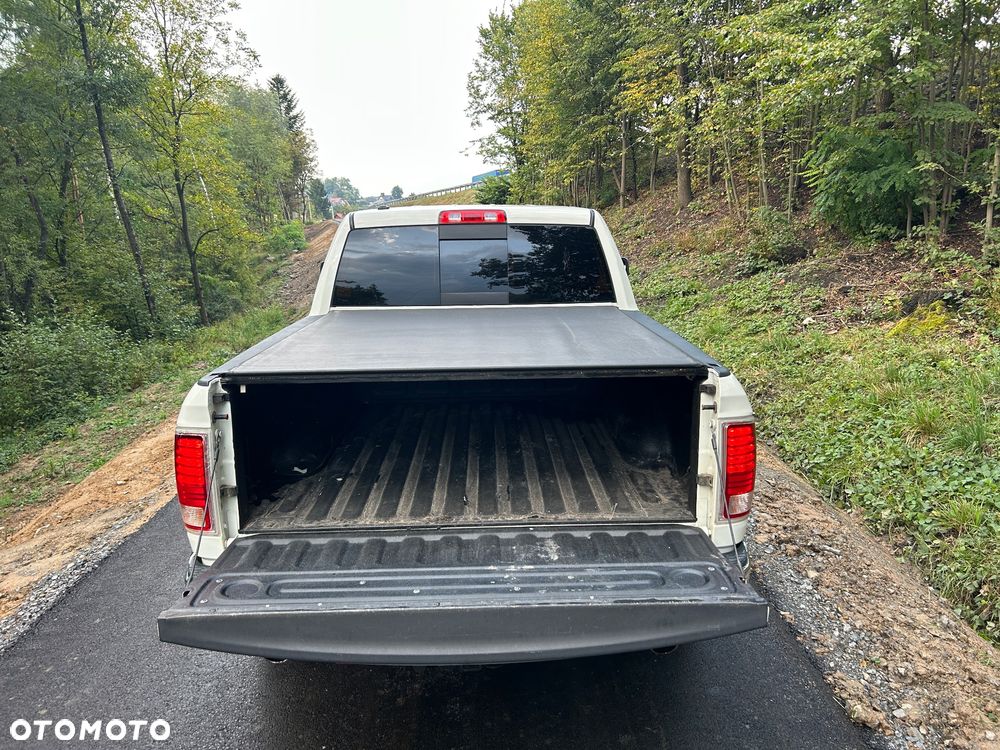 Dodge RAM - 8