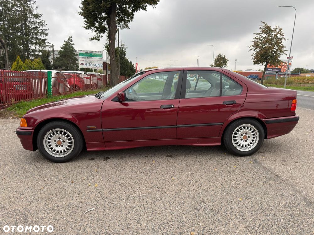BMW Seria 3 318i - 7