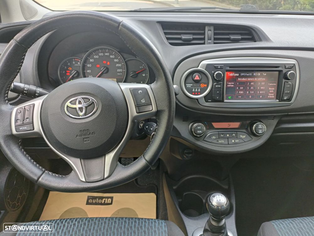 Toyota Yaris 1.4 D-4D High Pack+NAVI - 11