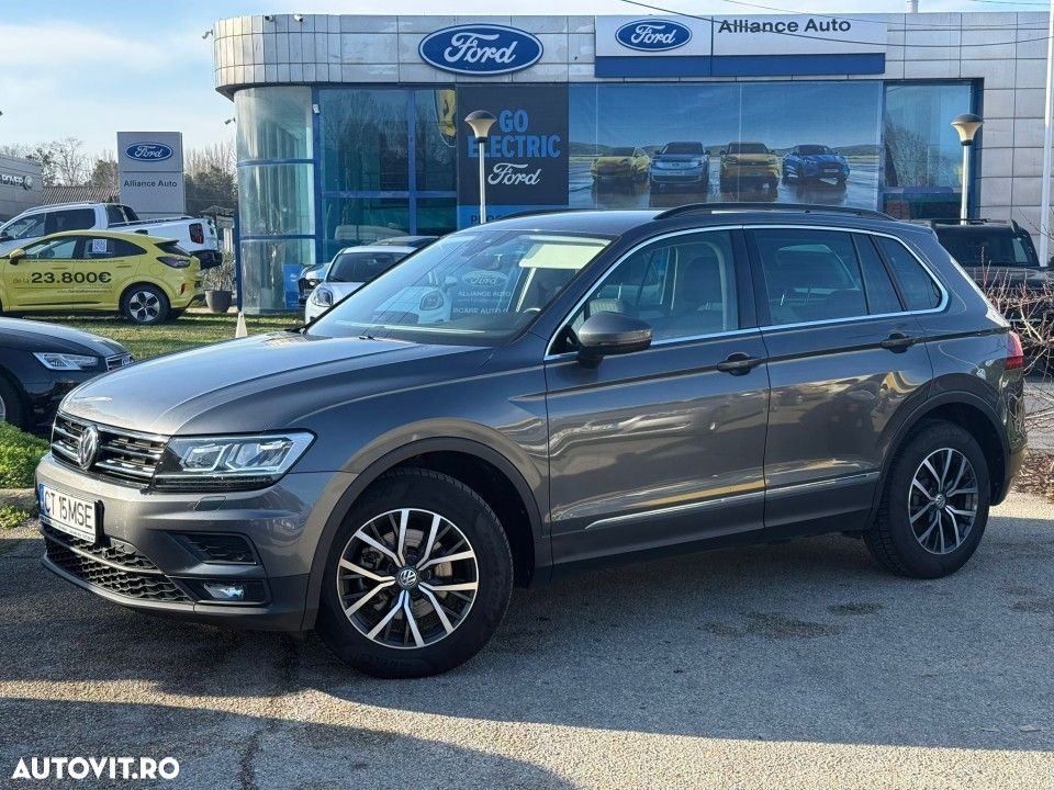 Volkswagen Tiguan - 1