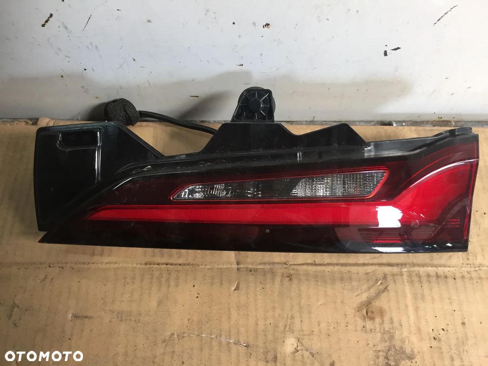 MAZDA CX-60 24R LAMPA LEWA TYŁ W KLAPĘ KBB4513G0