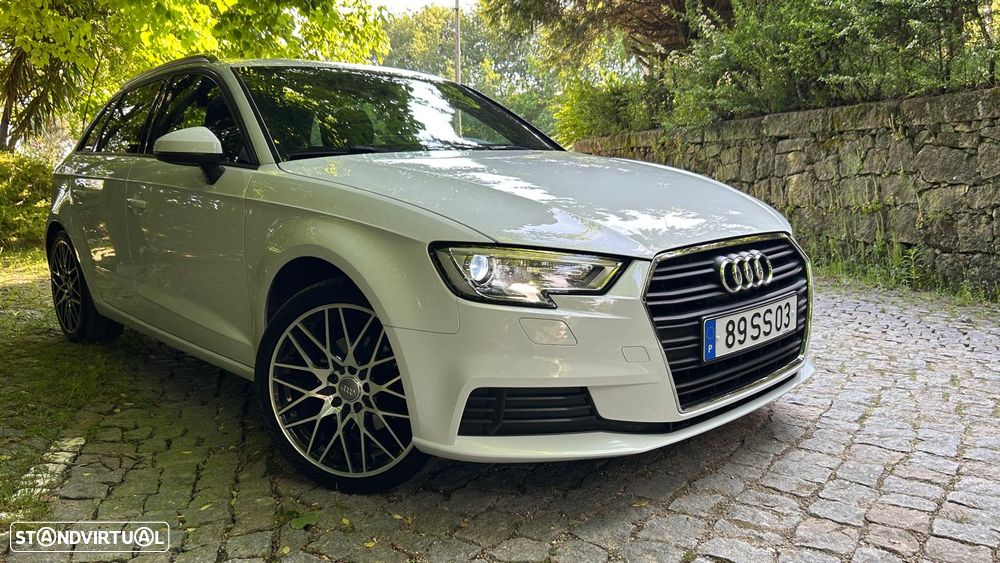 Audi A3 Sportback 1.6 TDI Attraction - 3