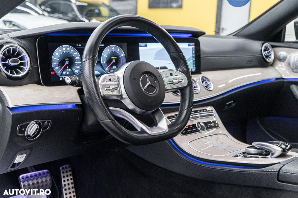 Mercedes-Benz E 300 Coupe Aut. - 23