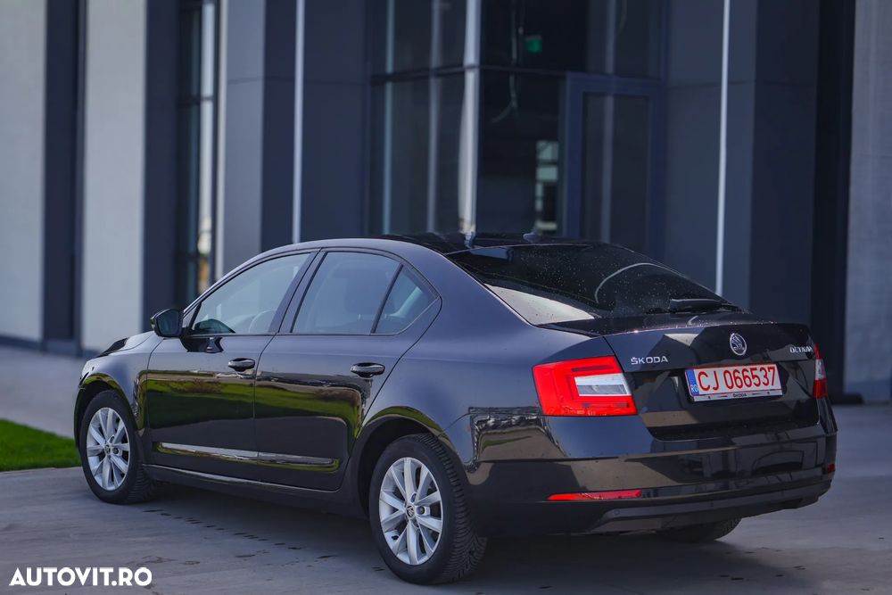 Skoda Octavia 1.6 TDI DSG Ambition - 6