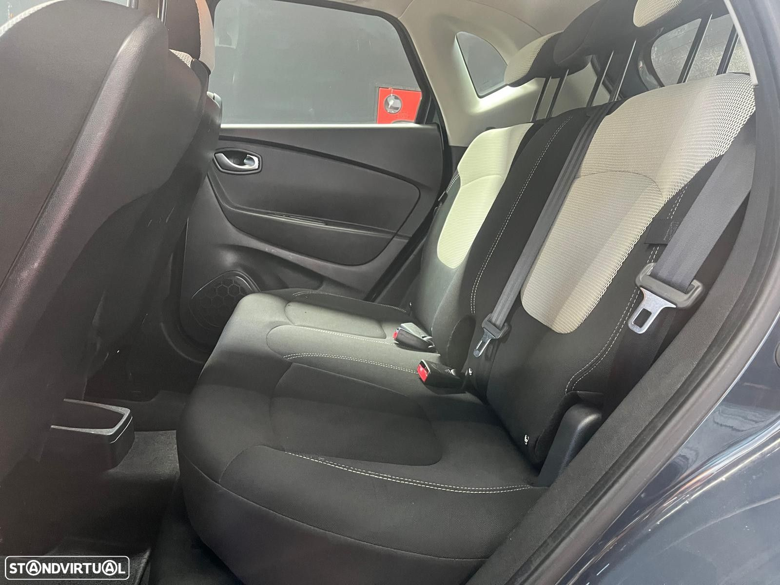 Renault Captur - 12