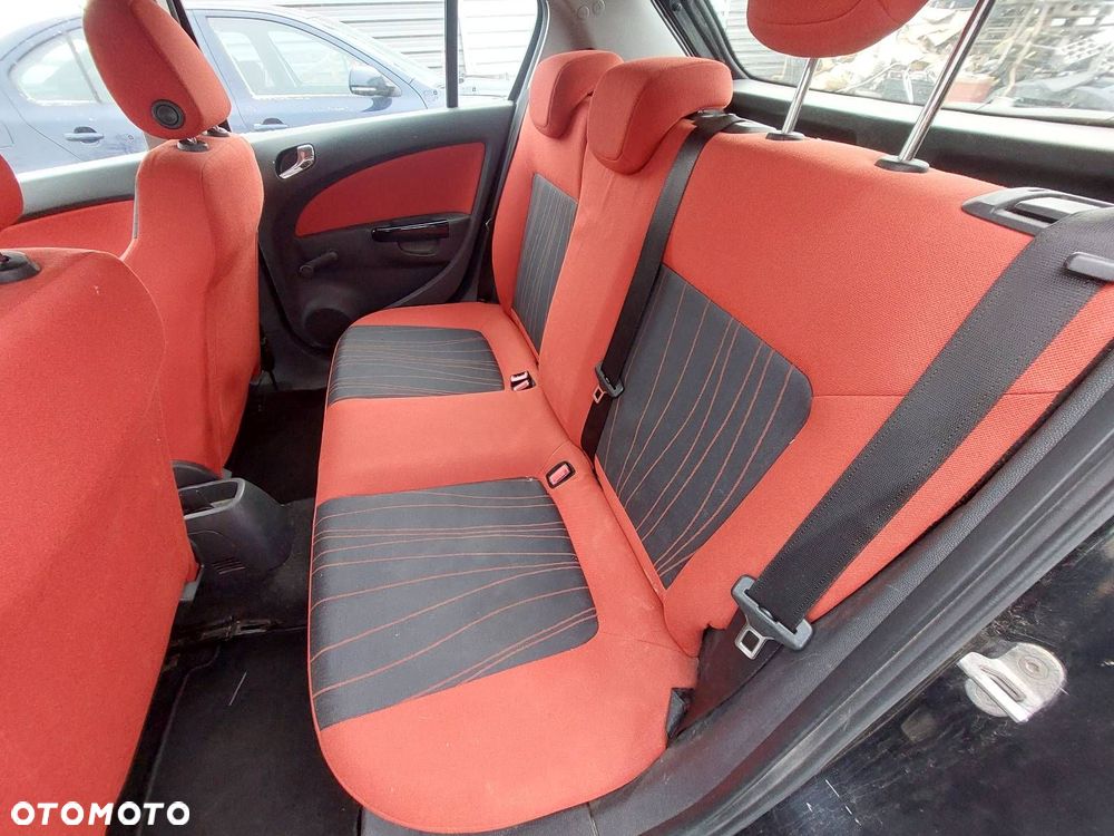 FOTELE KOMPLET LEWY PRAWY KANAPA TYŁ + BOCZKI OPEL CORSA D 5D - 4