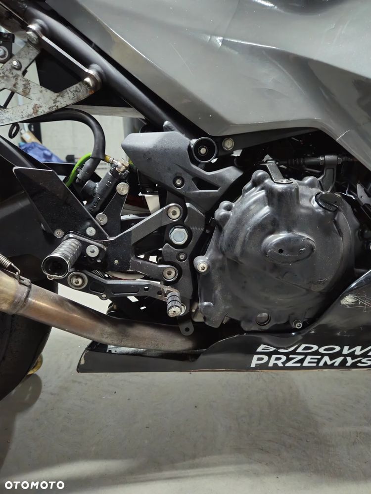 Kawasaki Ninja 400 - 10