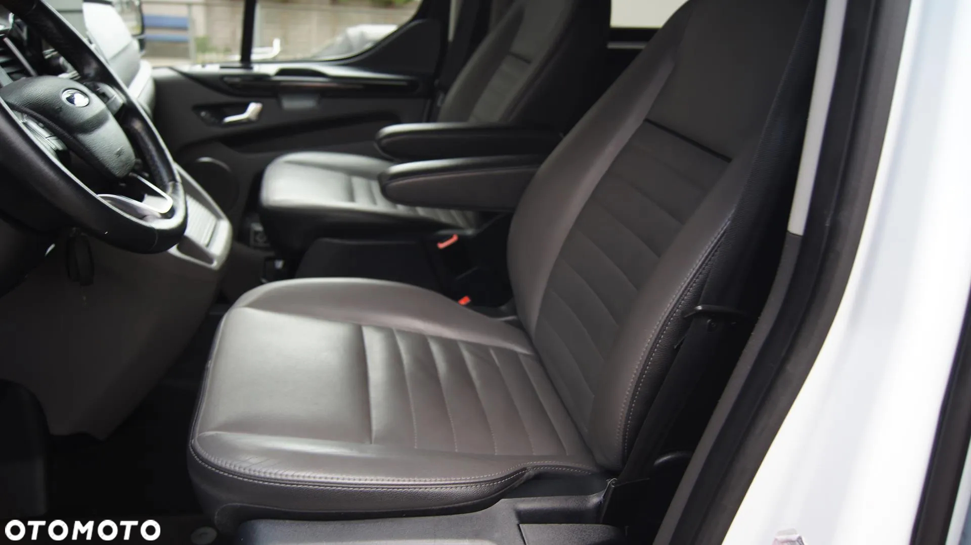 Ford Tourneo Custom 2.0 EcoBlue L1 Titanium SelectShift - 14