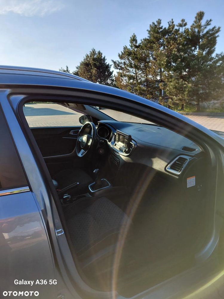 Kia Ceed 1.6 CRDi mHEV M - 17
