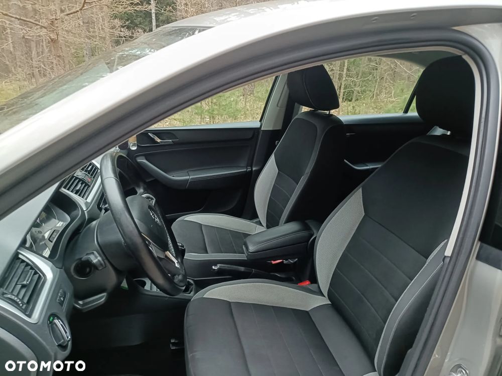 Skoda RAPID 1.2 TSI Active - 9