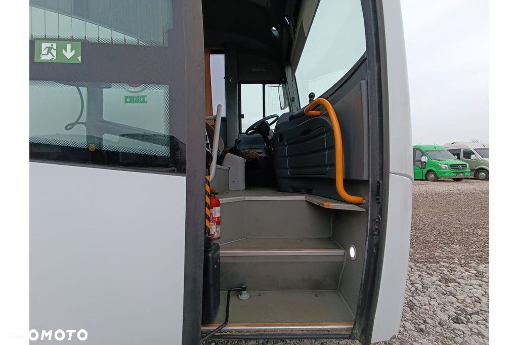 Isuzu Novolux - 13